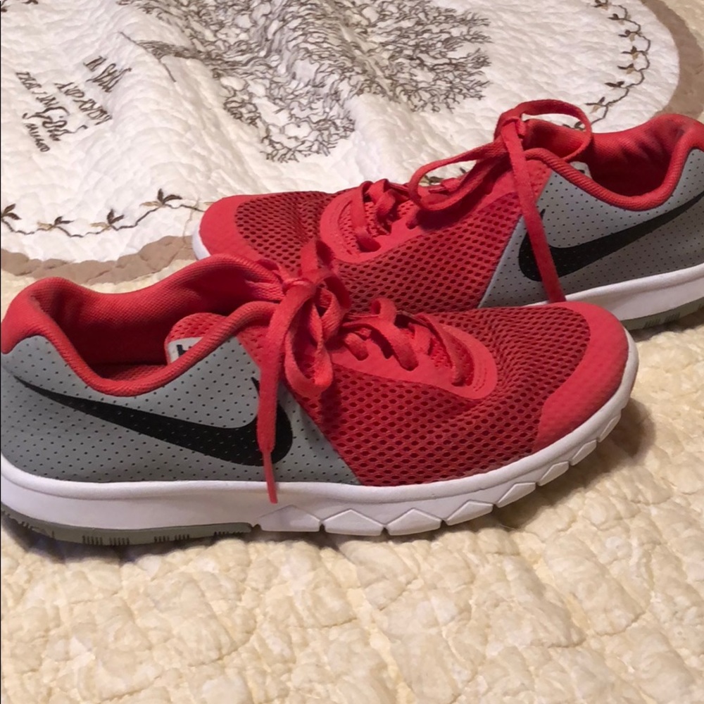Nike boys size 4.5